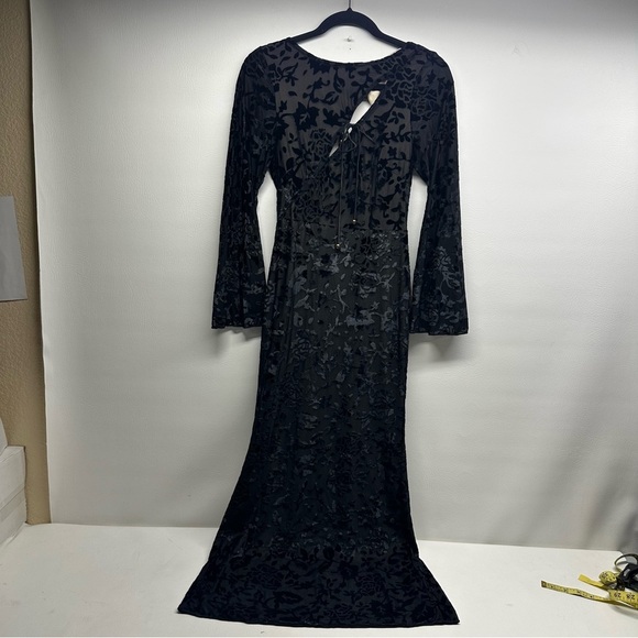 SAINTS & SECRETSElegant Black Floral Dress SIZE M - Picture 2 of 13